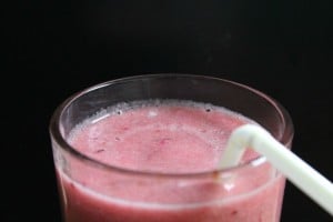 A perfectly pink fruit smoothie recipe for Valentine's Day