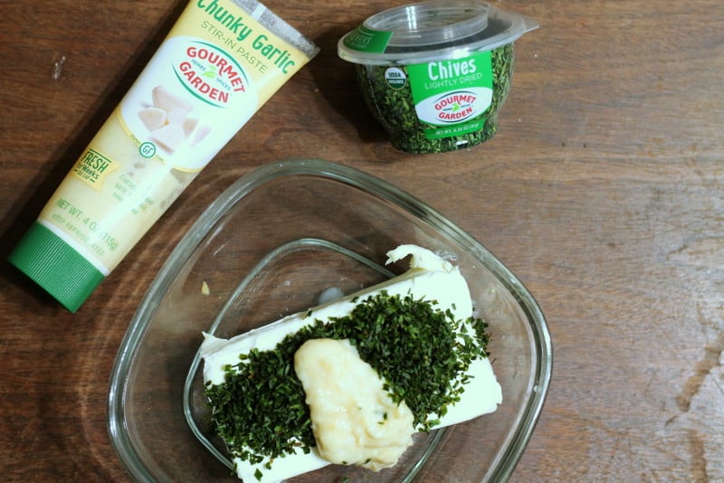 Garlic and Chive Spread for flatbread
